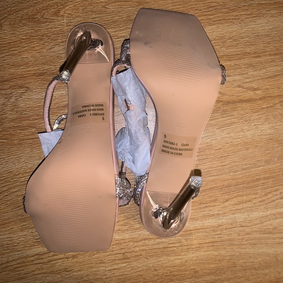 Heels - Picture 8 of 8